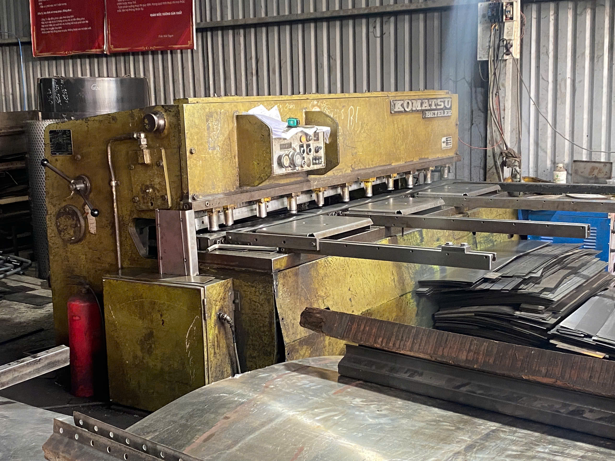Shearing machine 1.jpg